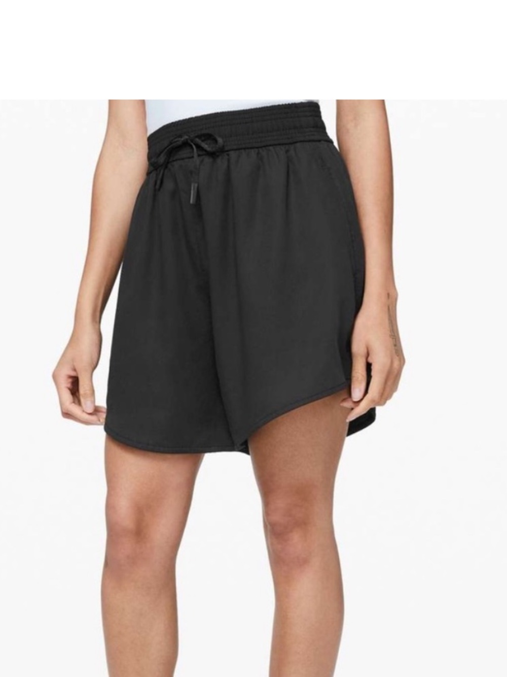 Lululemon Feeling Femme short 5”